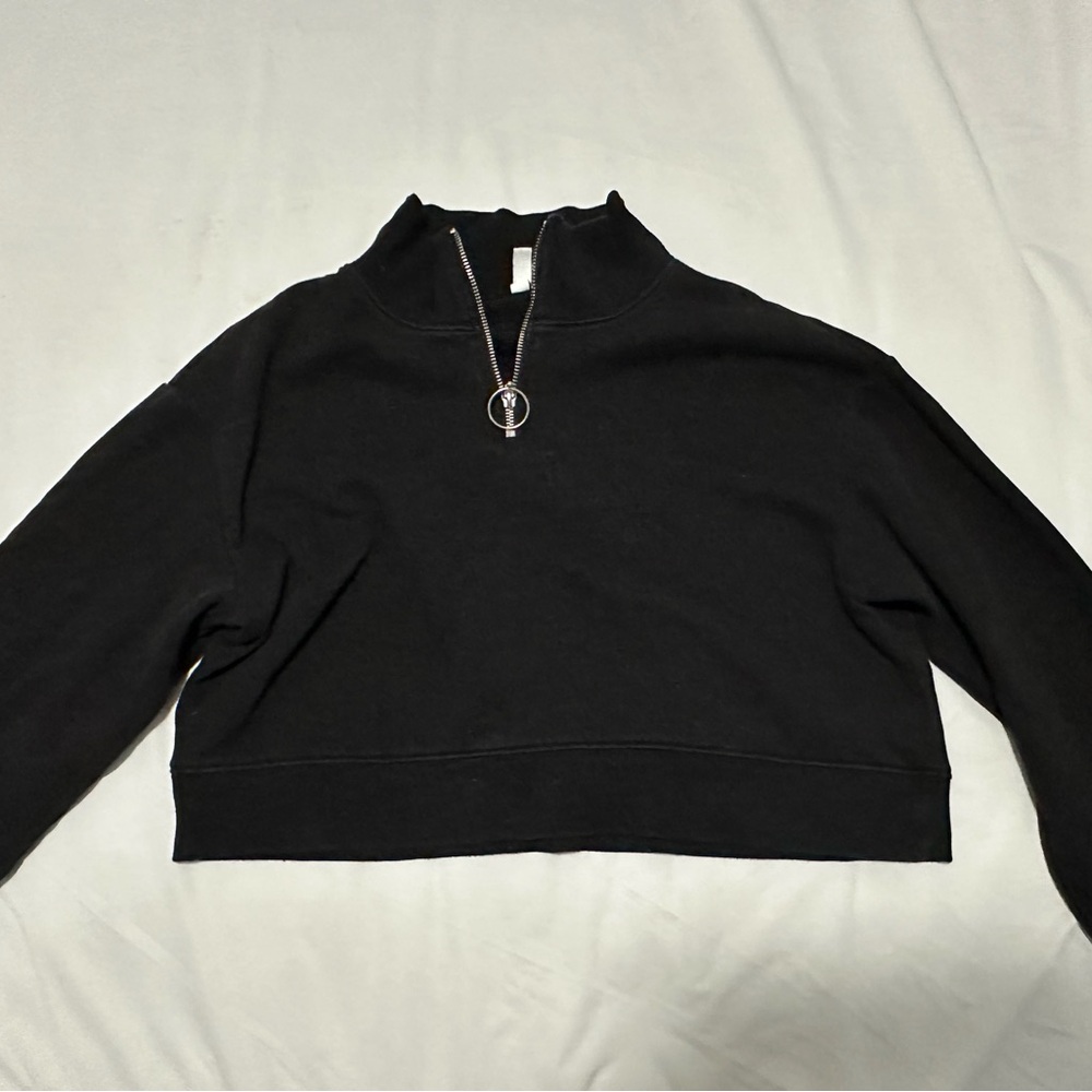 Women’s H&M Cropped Sweater